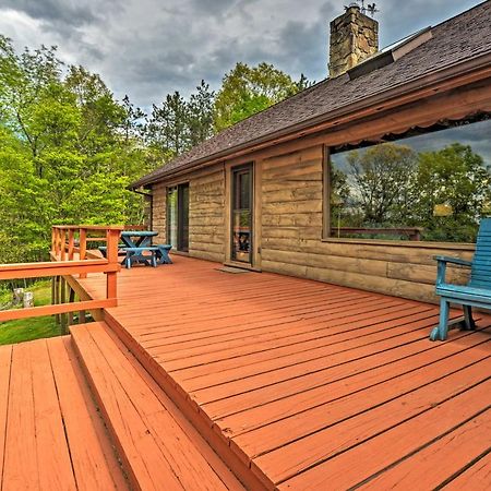 Bedford House On 1 Acre With Deck, Views! 베드퍼드 외부 사진
